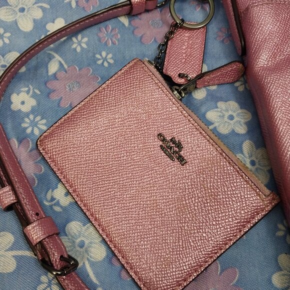 3259 Small Pink Shimmer Coach Crossbody Bag / Matching Card Carrier. - Picture 3 of 14